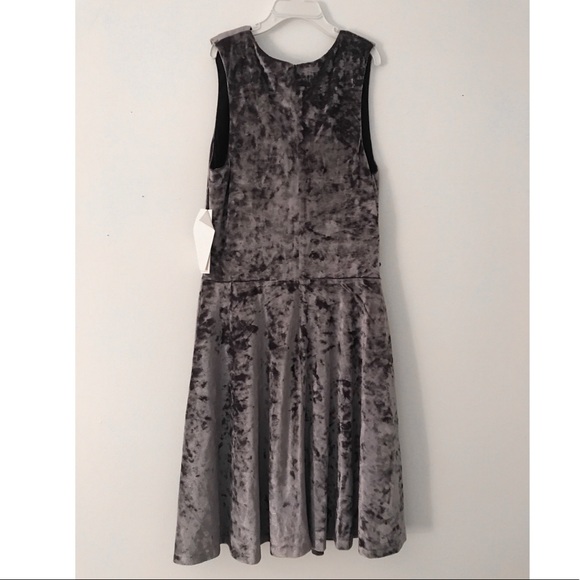 Grey velvet short dress - Picture 2 of 3